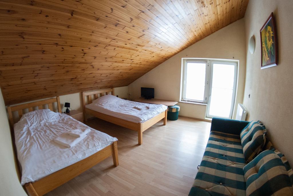 Pensjonat Kawiarni Muzealnej Goluchow Esterno foto