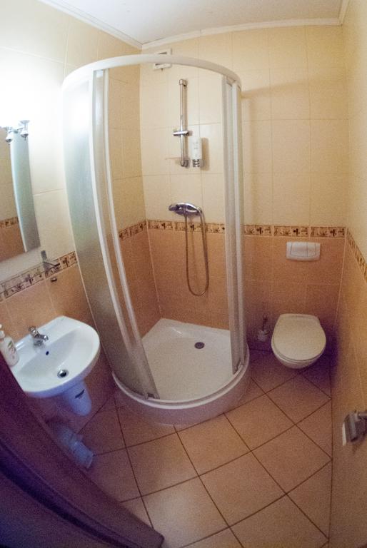 Pensjonat Kawiarni Muzealnej Goluchow Esterno foto